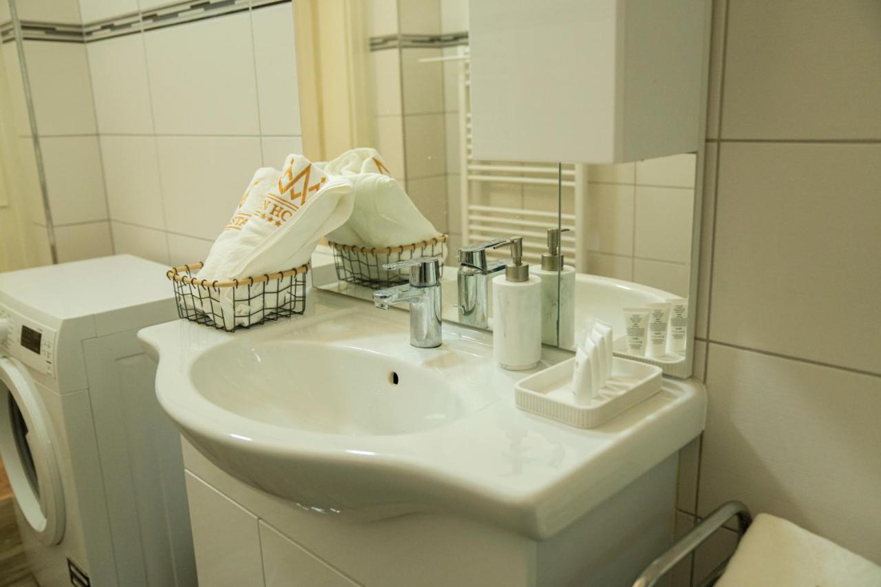 פראג Helen Homestay Vaclavske Namesti מראה חיצוני תמונה